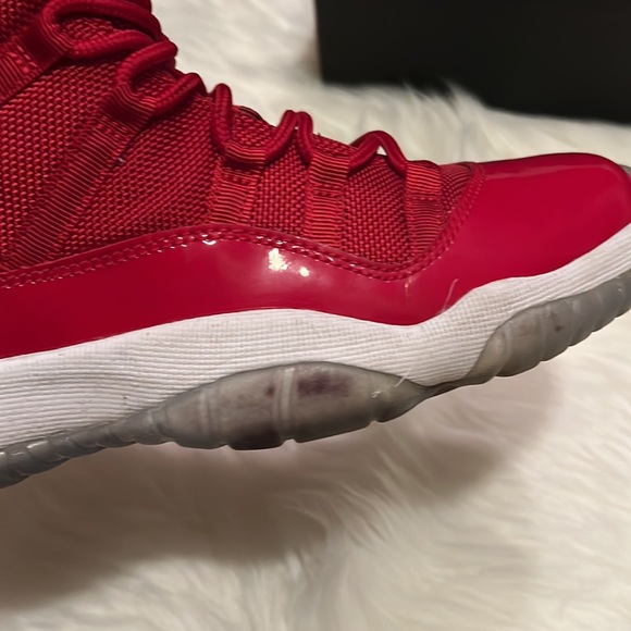 Authentic Air Jordan 11 Retro BG - Picture 11 of 11